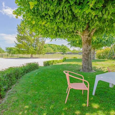 Holiday home A La Croisee Des Lacs *